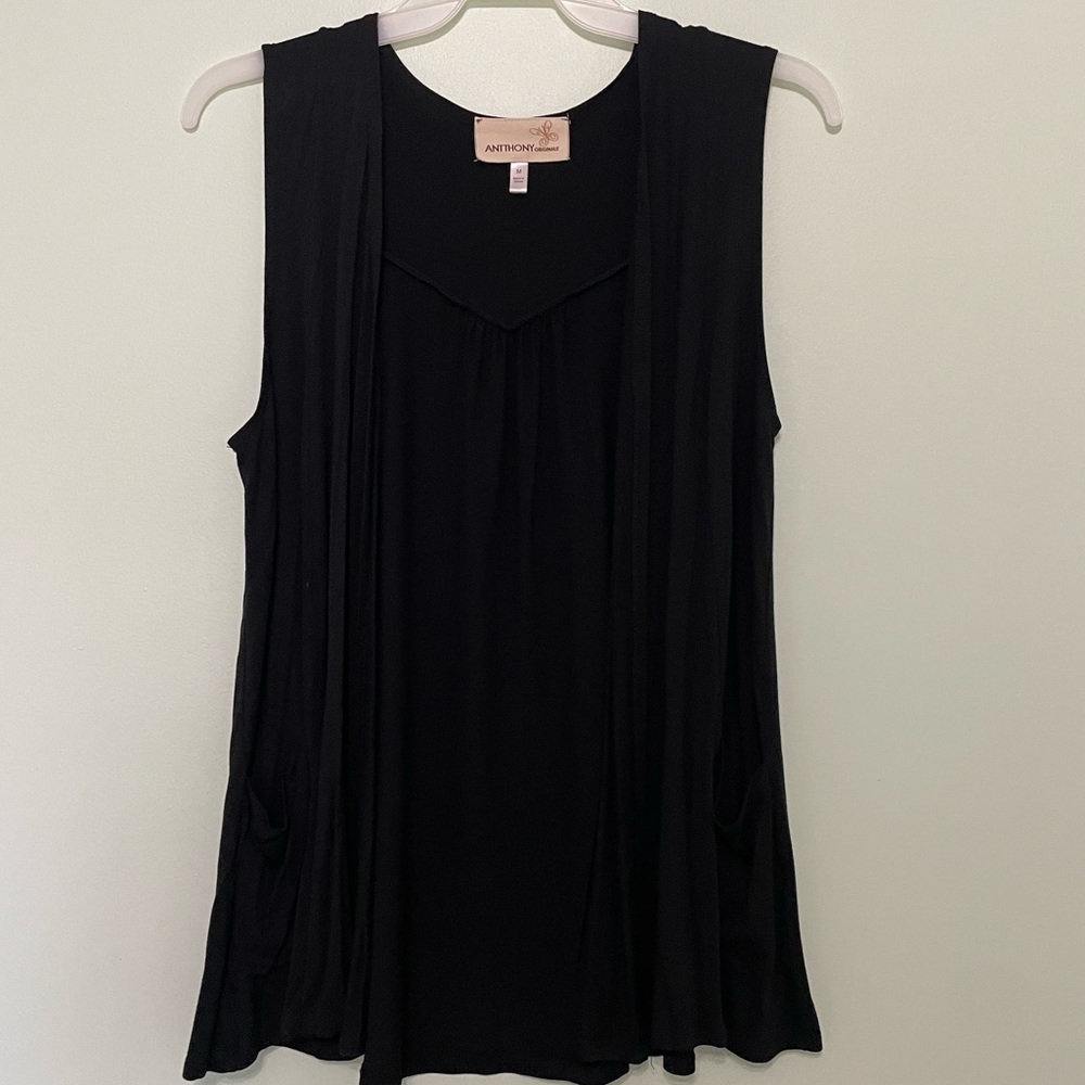 Anthony Originals lightweight vest size M made of rayon and spandex super cute